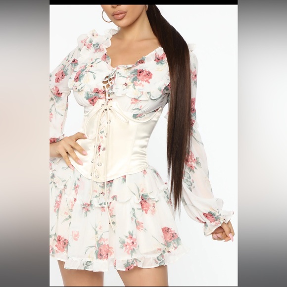 NWT! Fashion Nova- Floral Mini Dress With Belt - Picture 2 of 4